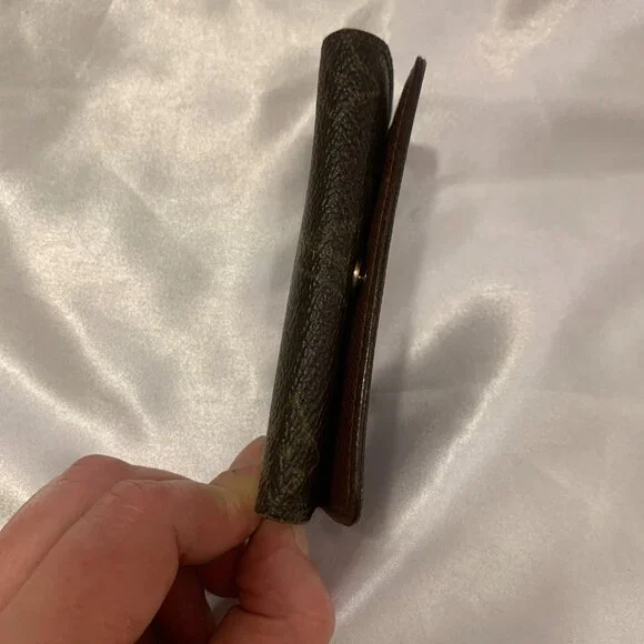 Louis Vuitton Monogram 4 key Multicles Holder Case - Picture 3 of 12